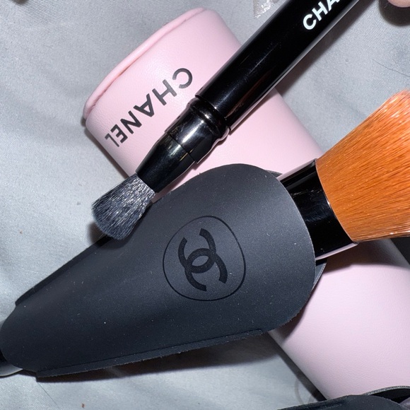 CHANEL limited edition Les Pinceaux Brush Set with genuine leather case NWB - Picture 8 of 8